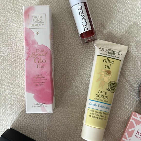 MAC, Trust Fund Beauty, Laritzy, Meech and Mia, Sephora - Picture 3 of 6